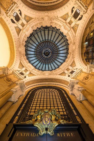La cupula interna della Galleria Guemes a Buenos Aires