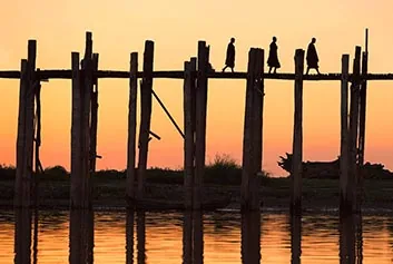 U Bein bridge sunset